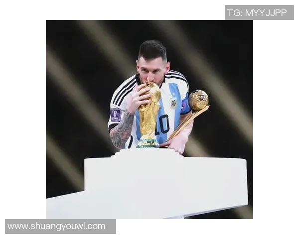 世界顶级足球前锋球星盘点：从梅西到哈兰德的荣耀之路