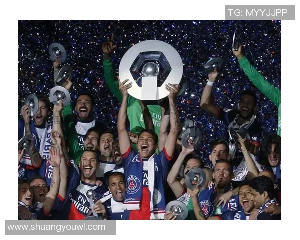 全球足球明星薪资揭秘：高薪背后的商业价值与竞争激烈的职业生涯