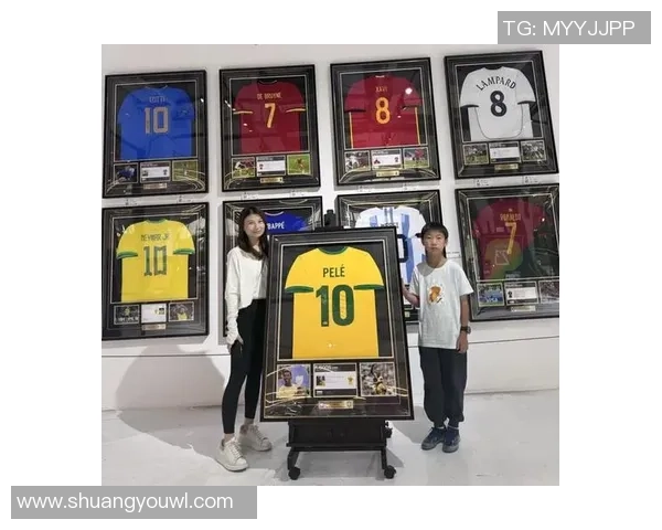 用足球作为载体向球星索要签名的可行性分析与注意事项