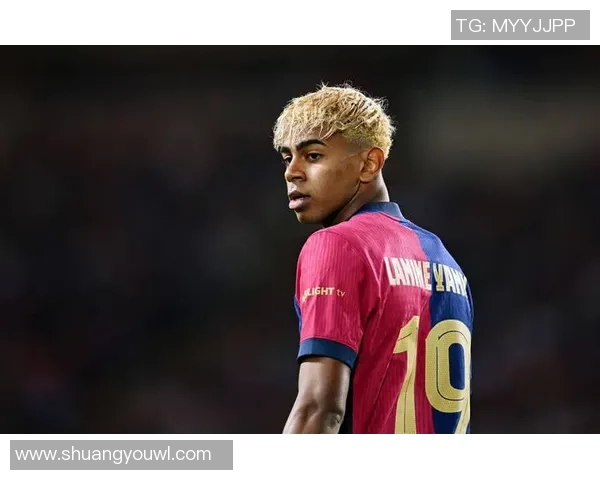 穿六号球衣的足球明星在赛场上的精彩瞬间展现个人魅力与竞技精神